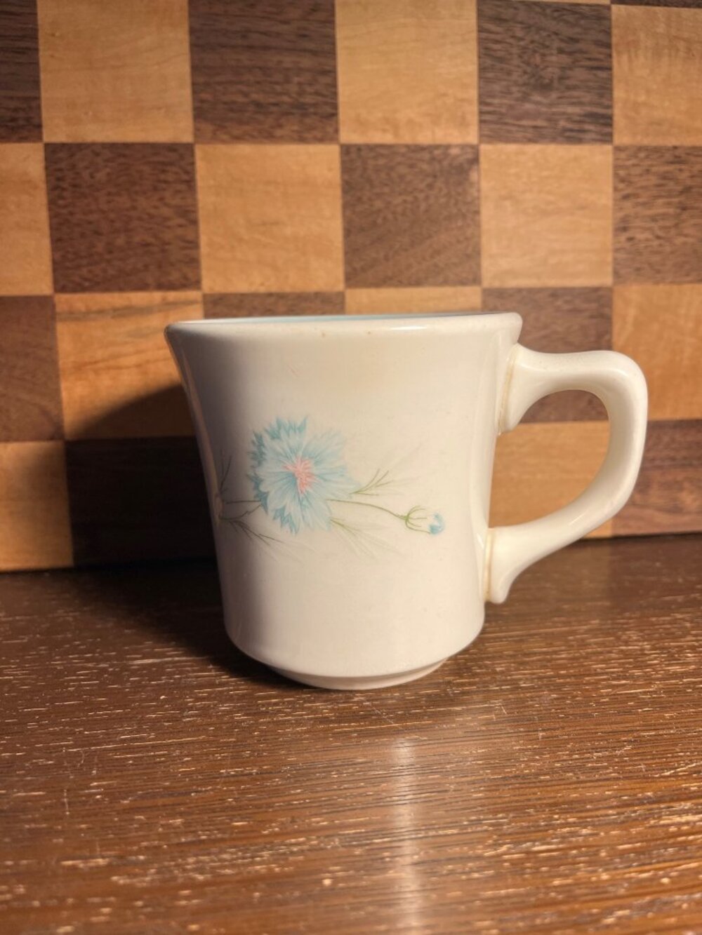 Taylor Smith and Taylor Boutonnière Mug A349, some wear inside